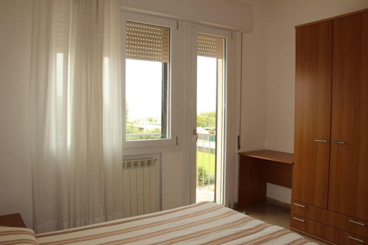 Hotel Caravel Sottomarina Exterior photo