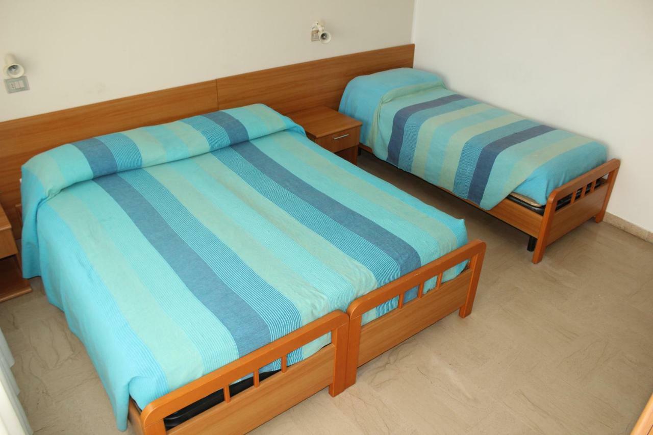 Hotel Caravel Sottomarina Exterior photo