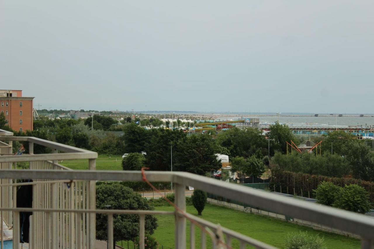 Hotel Caravel Sottomarina Exterior photo