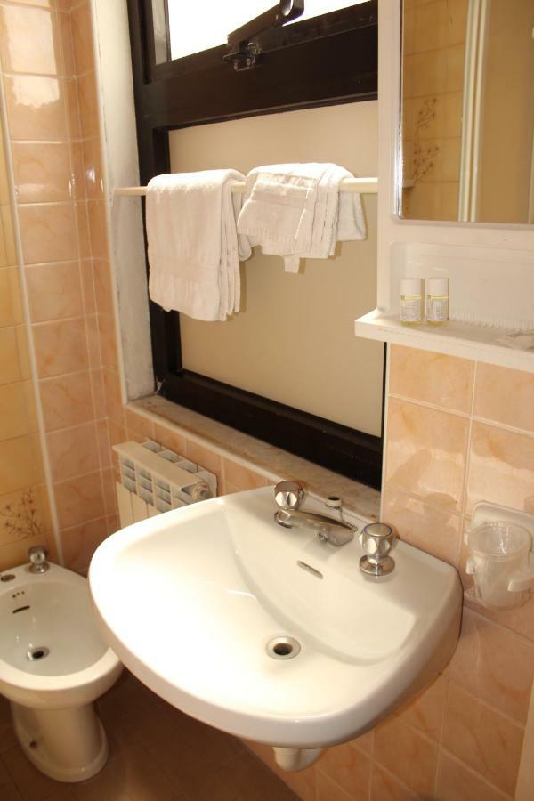 Hotel Caravel Sottomarina Exterior photo